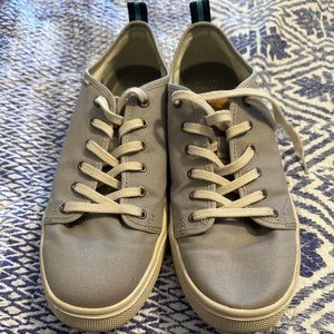 Tom’s Trvl Lite women’s canvas sneakers